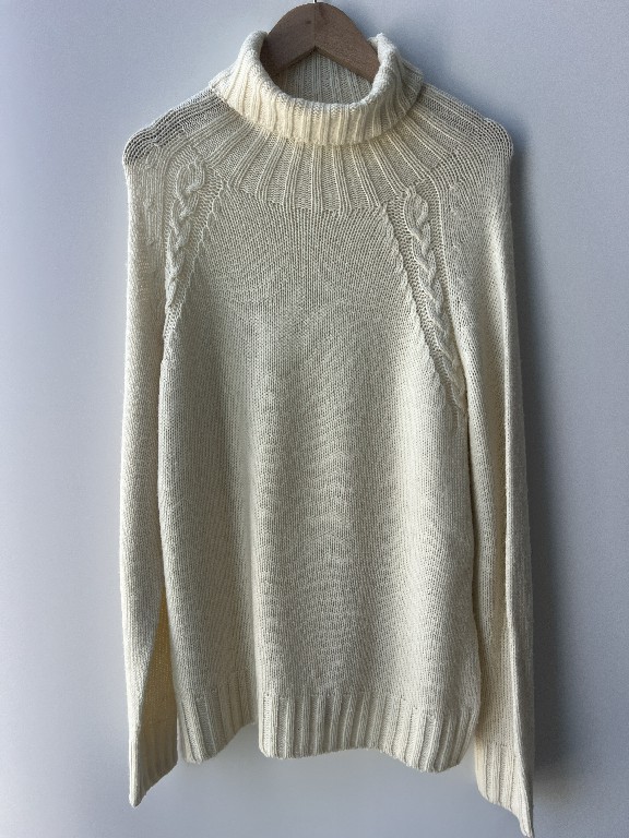 কেন একটি টার্টলেনেক সোয়েটার এখনও আধুনিক পোশাকের জন্য সবচেয়ে স্মার্ট পছন্দগুলির মধ্যে একটি?